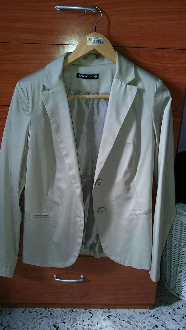 Blaizer beige chica de shana