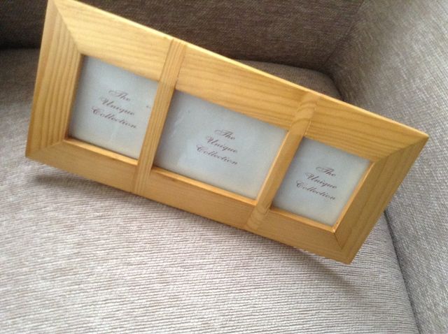 Bonito  Portaretratos  Triple De Madera De Pino.