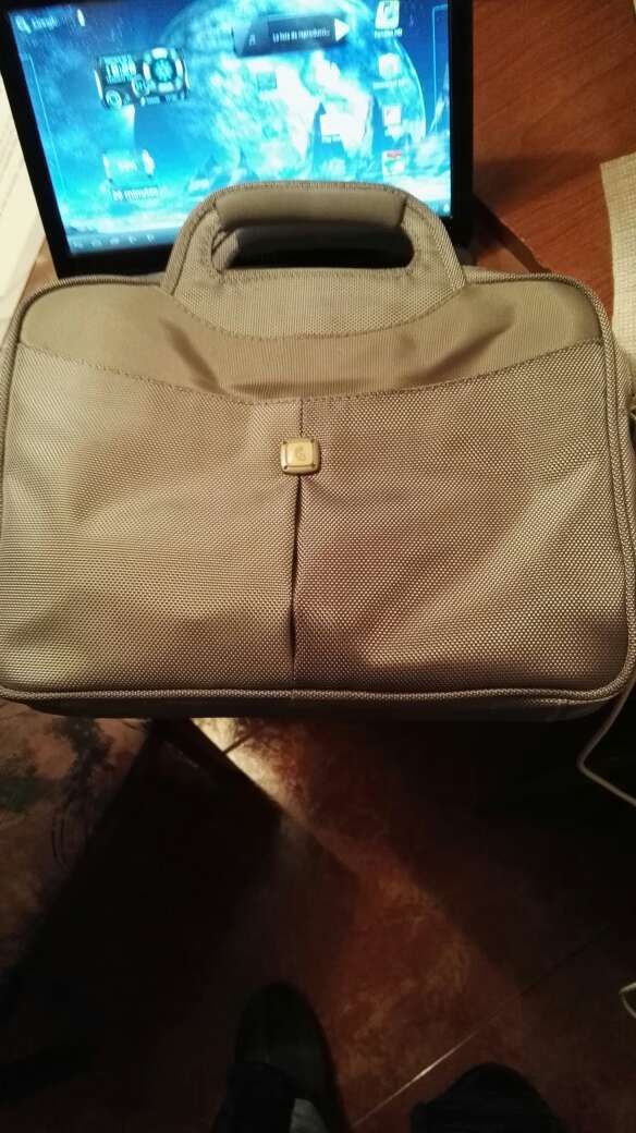 Vende-se computador portátil AIRIS KIRA N10050 com ecrã táctil de 10,1 polegadas