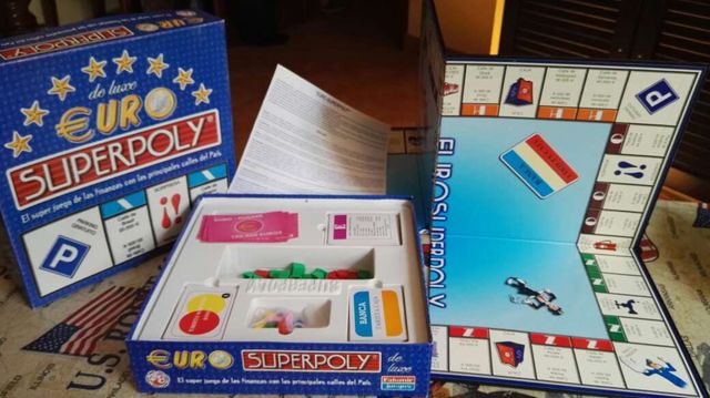 Juego de mesa Superpoly