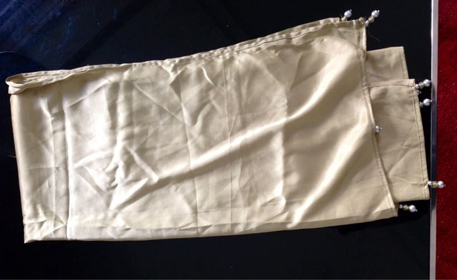 Chal Dorado Seda Con Adornos Bolitas