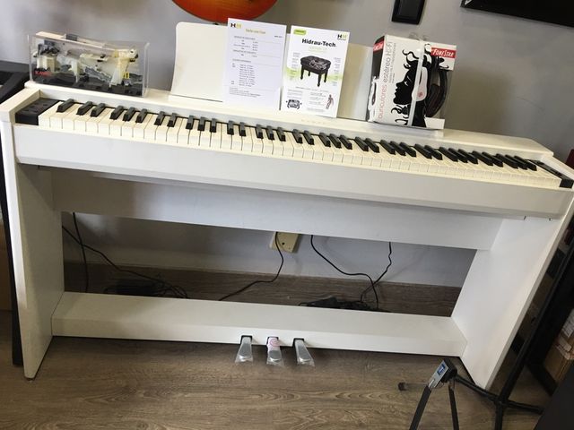Pianos Kawai Cl36 de segunda mano por 777 € en Bargas en