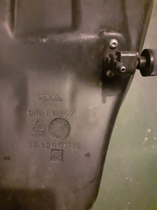 Depósito Aprilia Rs