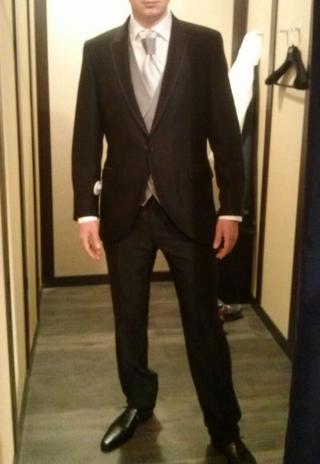 Traje de novio, marca Ramon Sanjurjo de segunda mano por 200 EUR en Pozuelo  de Alarcón en WALLAPOP