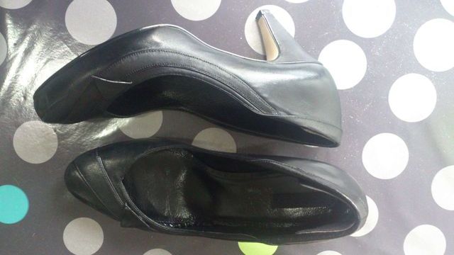 Zapatos piel negros nuevos Diesel, tacón 7 cm n 40