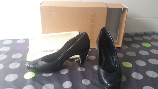 Zapatos piel negros nuevos Diesel, tacón 7 cm n 40