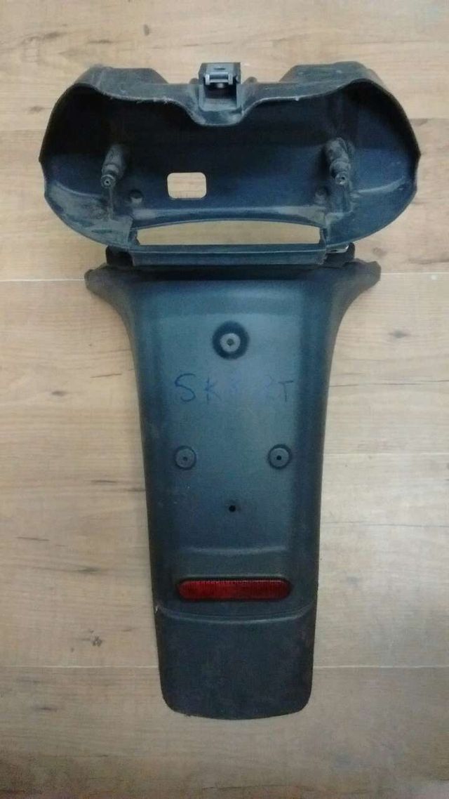Soporte piloto tras. Y Matricula Piaggio SKR 2 y 4t