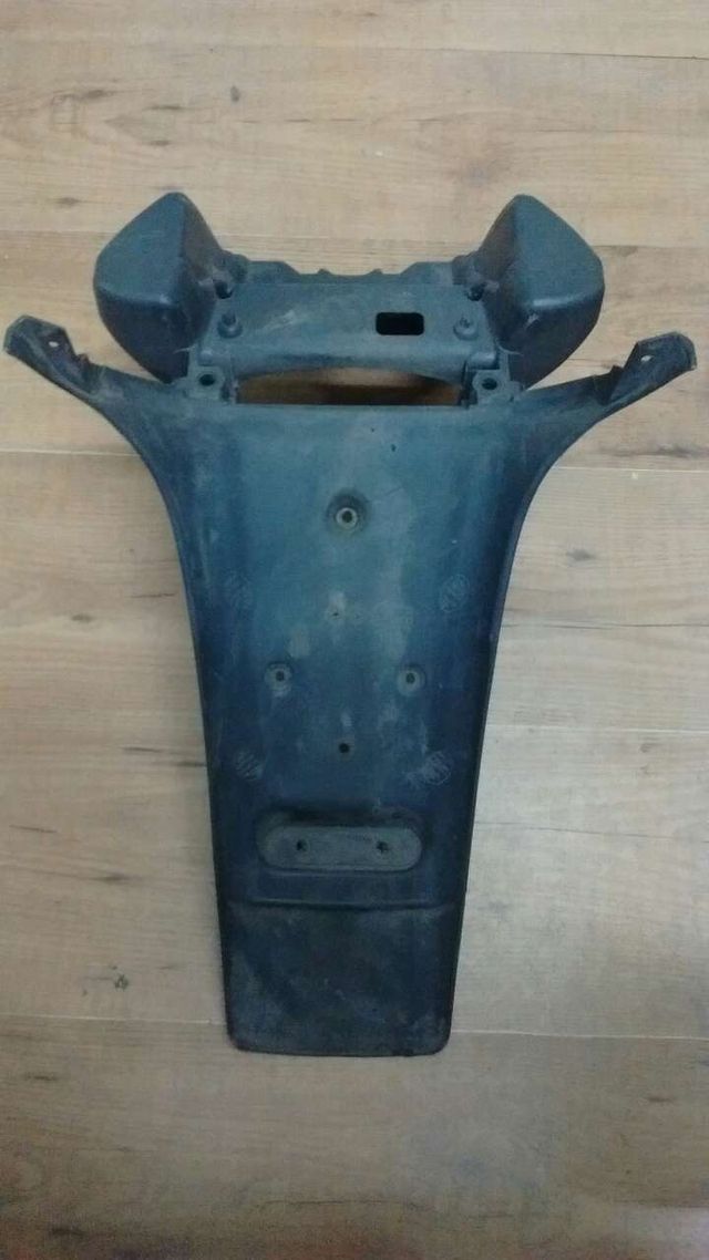 Soporte piloto tras. Y Matricula Piaggio SKR 2 y 4t
