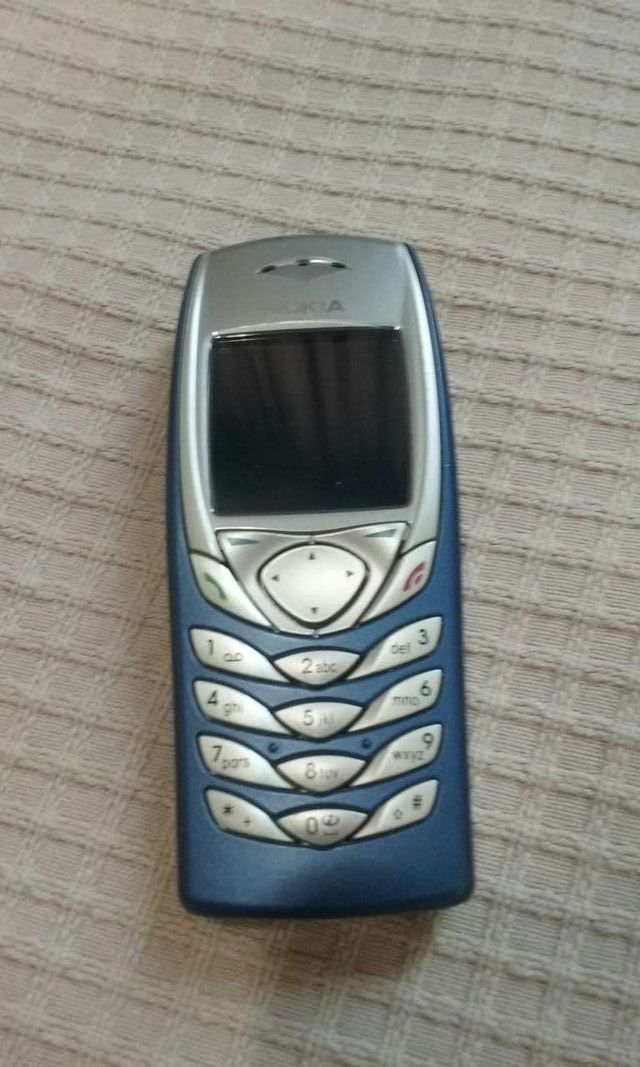 Nokia 6100