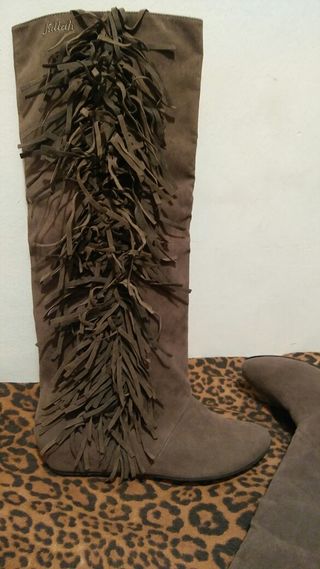 Botas altas planas con flecos Talla 37 miss sixty de segunda mano por 30  EUR en Barcelona en WALLAPOP
