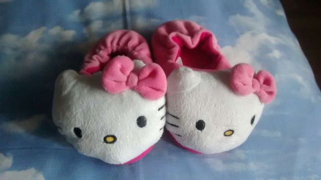 Zapatillas niña Hello Kitty andar por casa!!