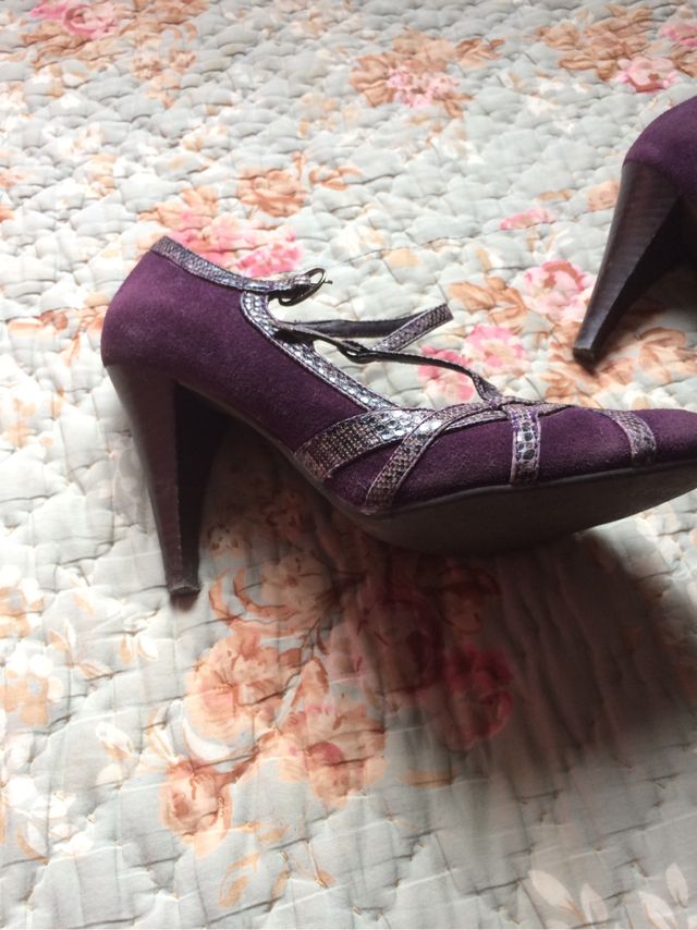 Zapatos Piel Y Color Vino