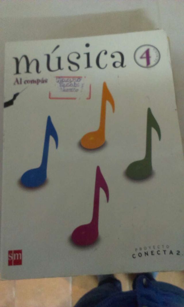 Libro de música de cuarto de primaria. Editorial s