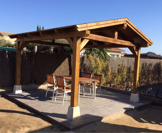 PERGOLAS en BARCELONA,TARIMAS,CENADORES,PERGOLA de segunda mano por 995