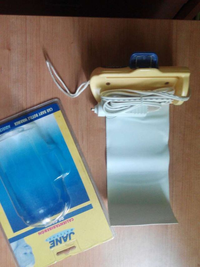 Calienta biberón de coche Jané