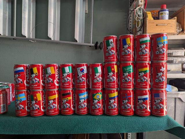 Colección latas cerveza y refrescos