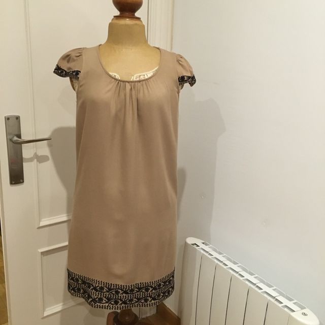 Vestido Beige Zara