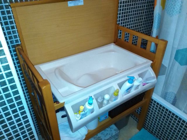 Cambiadora-bañera bebe