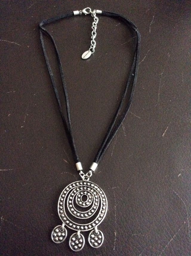 Colgante Con Pieza Metálica