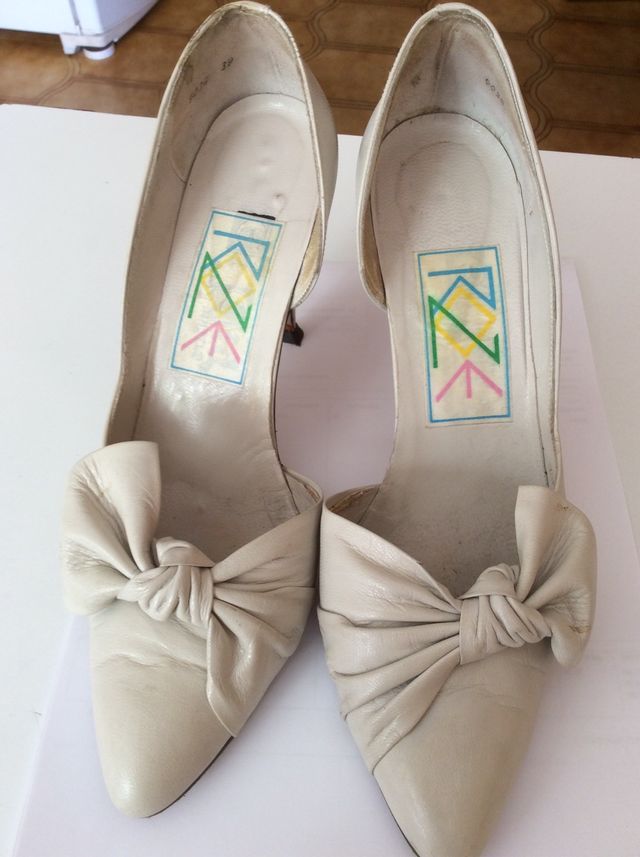 Zapato Piel Talla 41. Color piedra