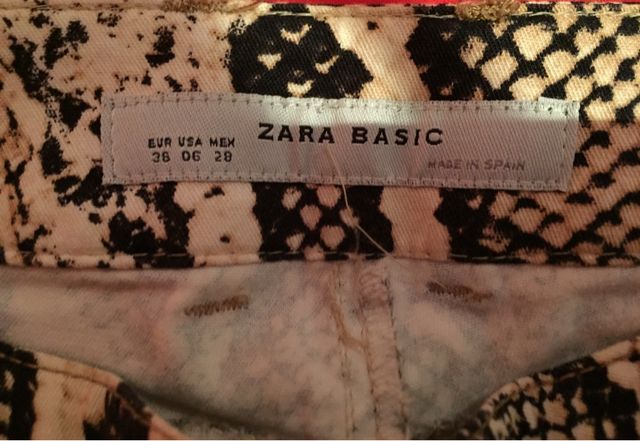 Pantalones pitillo Animal Print de Zara