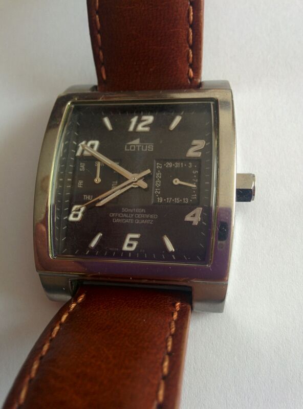 Reloj LOTUS