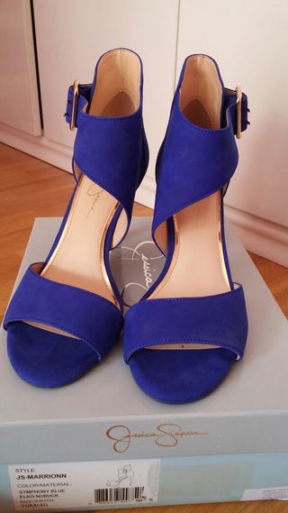 Sandalias-zapatos azul klein T 40 de segunda mano por 30 EUR en  Urbanizacion La Granjilla en WALLAPOP