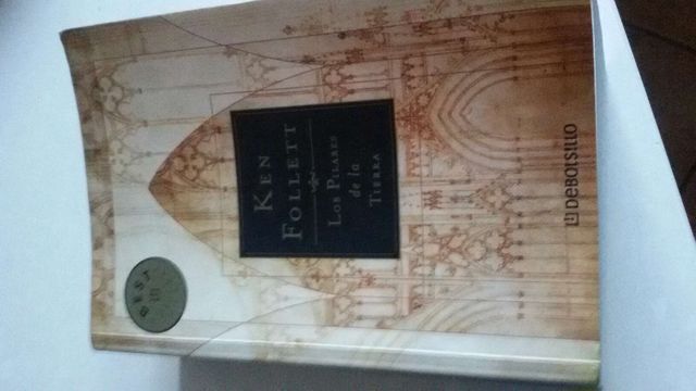 LIBRO "Los Pilares de la Tierra" Ken Follett