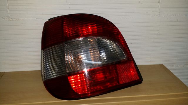 Piloto trasero Renault scenic 1