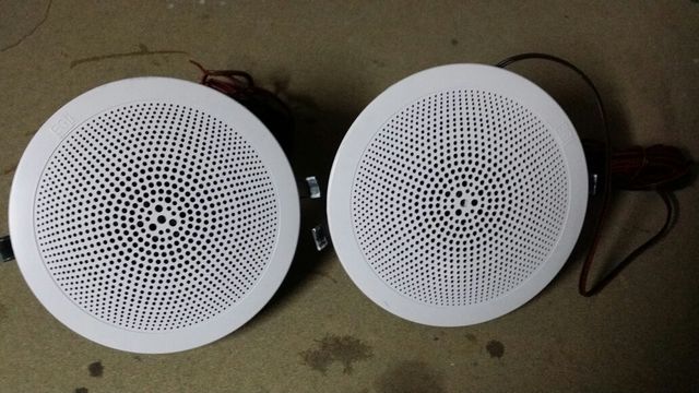 Altavoces empotrables
