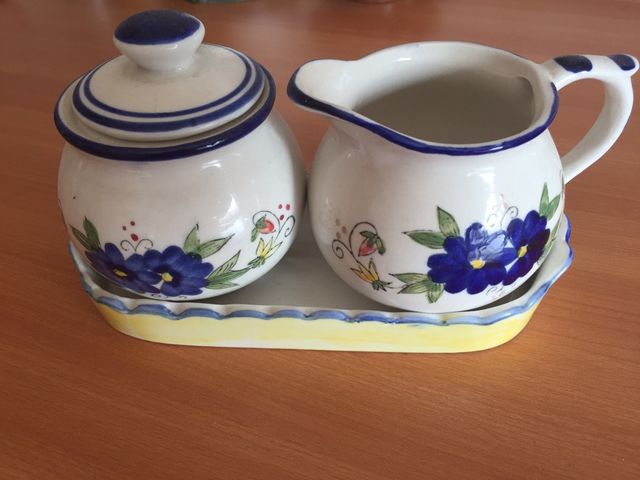 Azucarero y jarrita leche