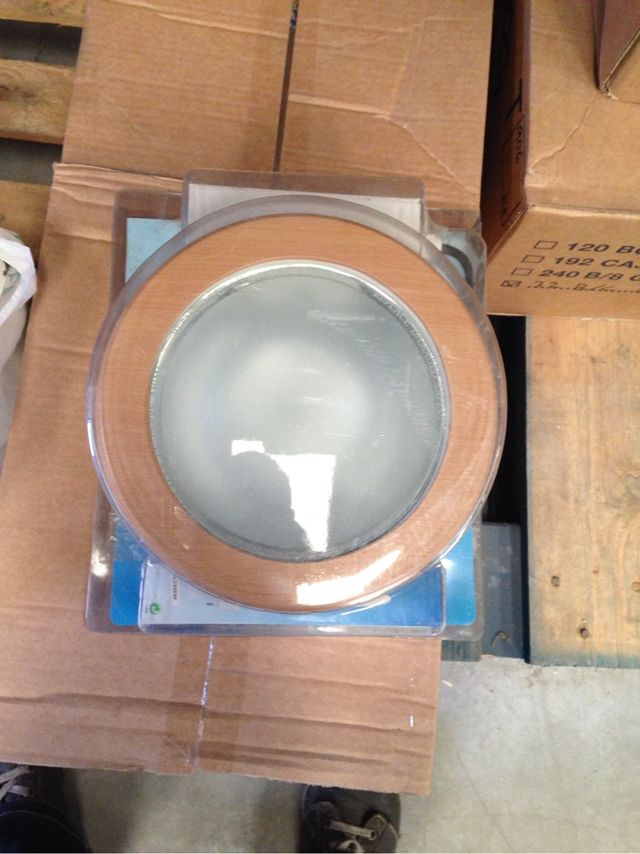 Downligh en madera nuevo