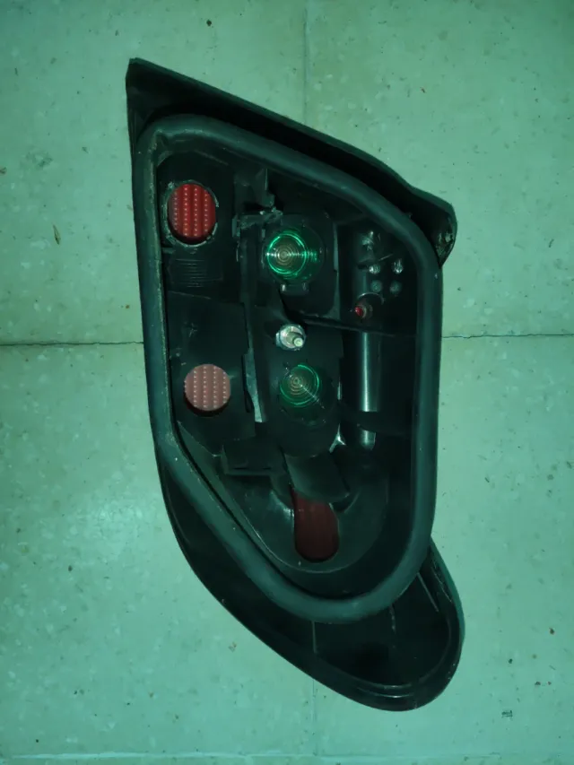 Piloto trasero izquierdo Citroen xsara