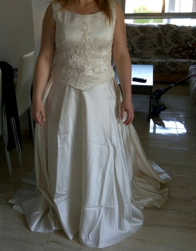Se vende vestido de novia en dos piezas