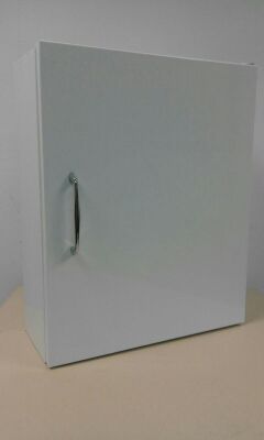 Antiguo armario Botiquín metálico de segunda mano por 12 € en Barcelona