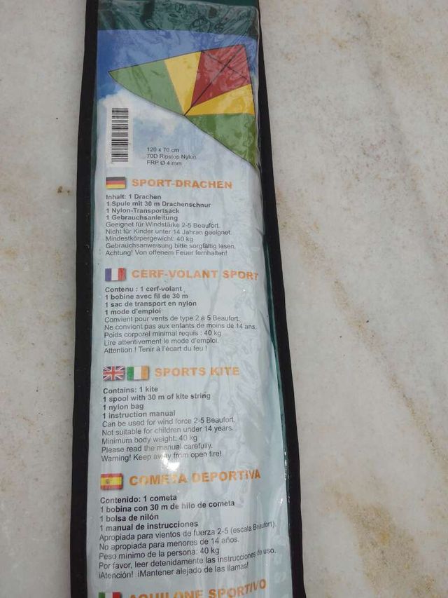 Cometa nueva sin desempaquetar.