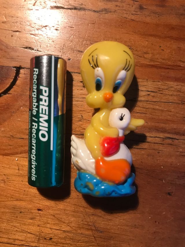 Llavero linterna luz roja carterita de cuero