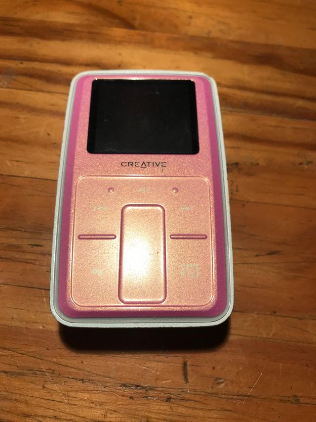 Llavero linterna luz roja carterita de cuero