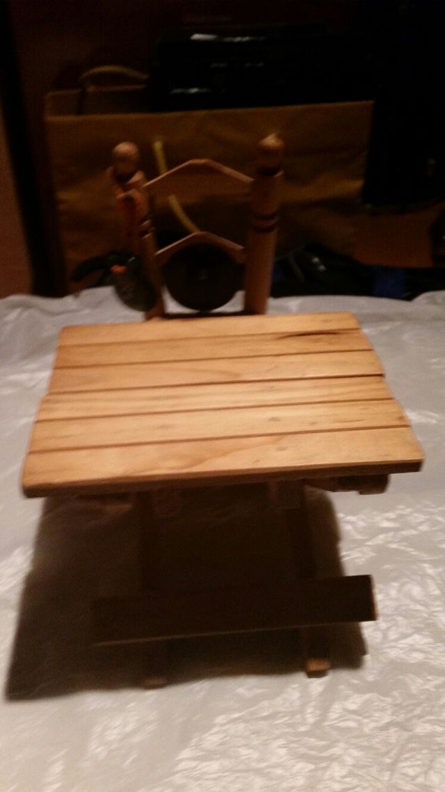 Mini mesa plegable mide mas o menos 15 ×15 centimetro