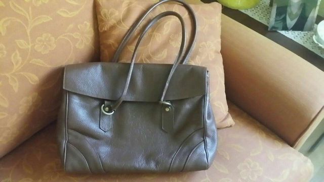 Bolso de cuero argentino