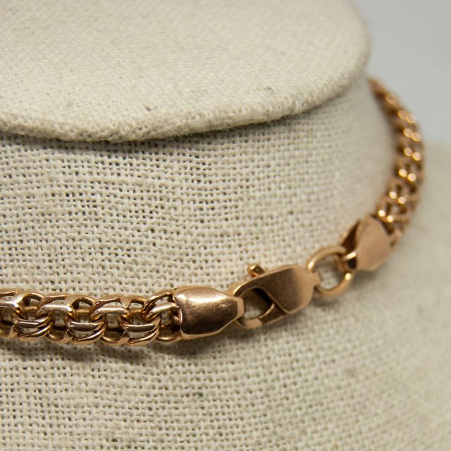 Cruz ortodoxa con cordón, de oro