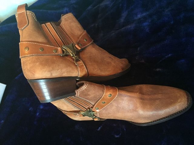 Camperas marrones. 37