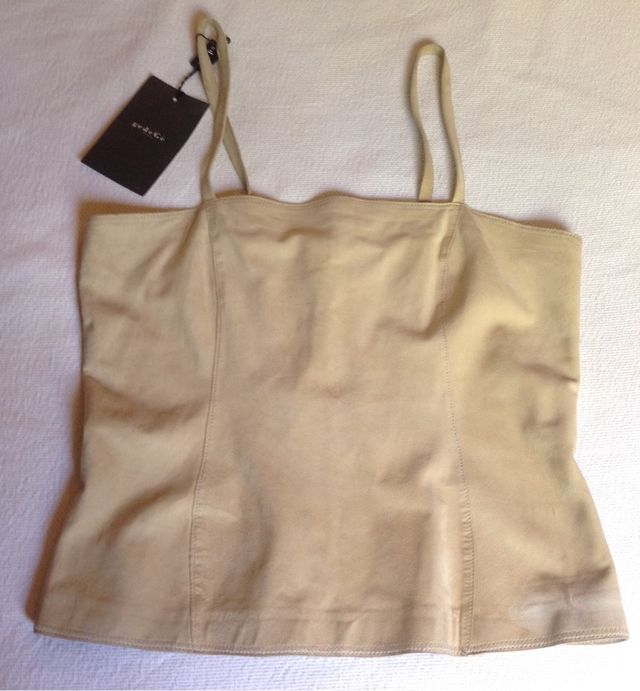 Top Piel. Nuevo con etiqueta