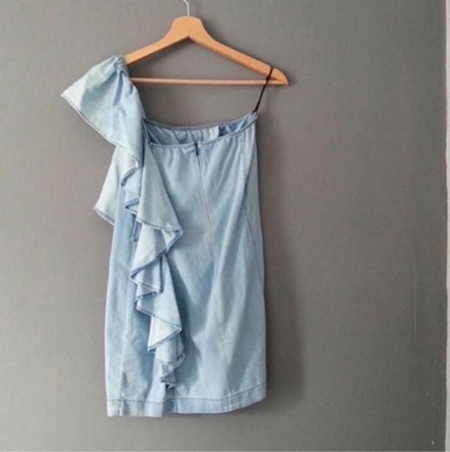 Vestido asimétrico Zara