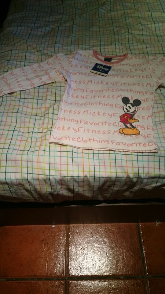 Camiseta niña a estrenar disney.