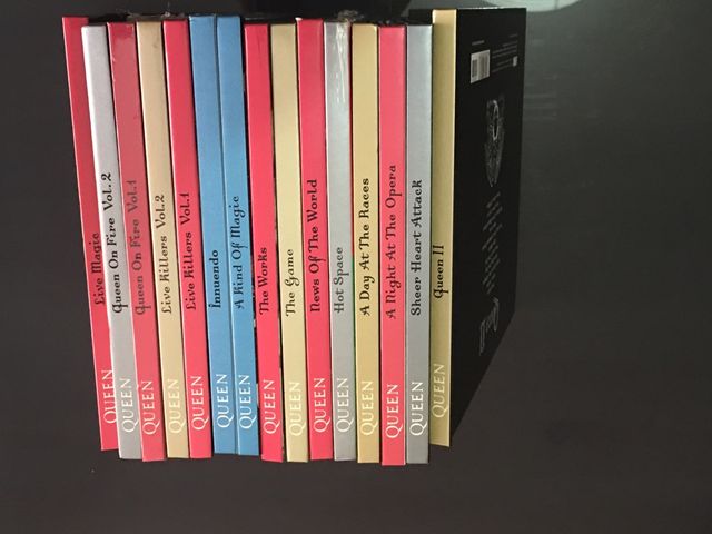 Colección de libros/cds de Queen
