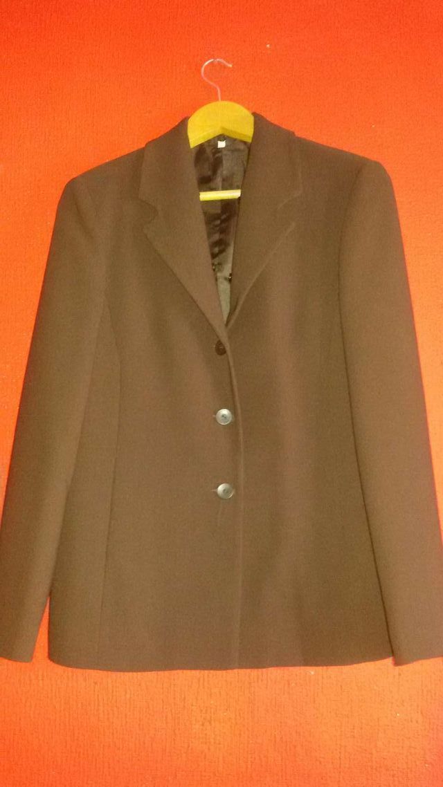 Traje de chaqueta color chocolate