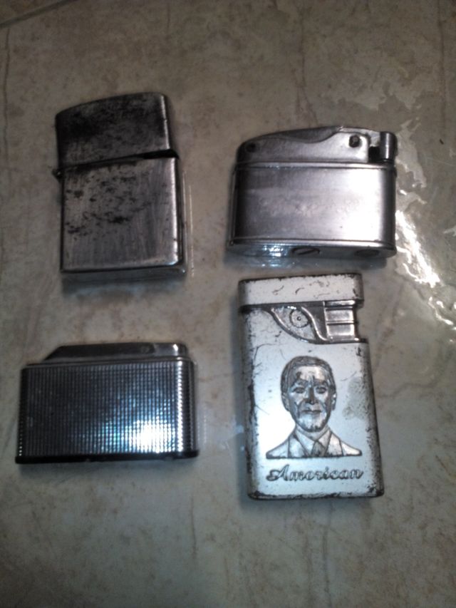 Lote d Zippo 4