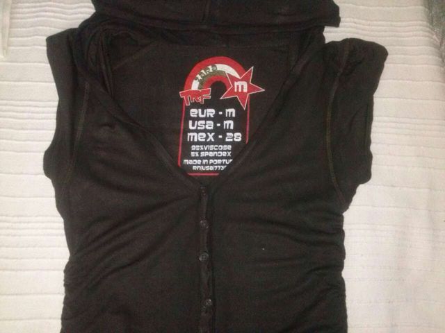 T-shirt (Zara) da ragazza.