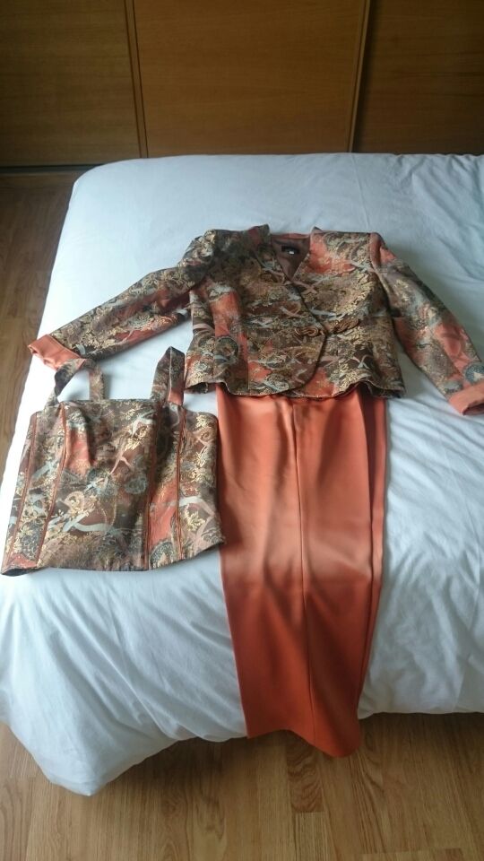 Traje chaqueta + top + bolso + zapatos